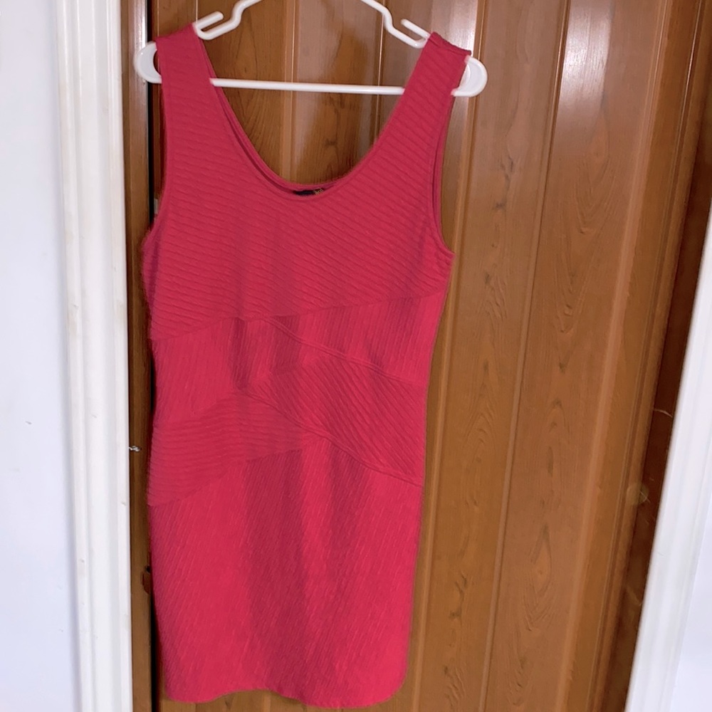 Vintage Ladies XXL dress in a beautiful fusia colour.